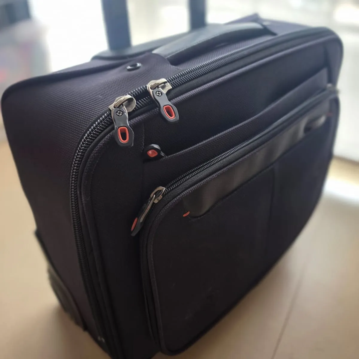 Samsonite Rolling Laptop Bag for Travel & Work 1