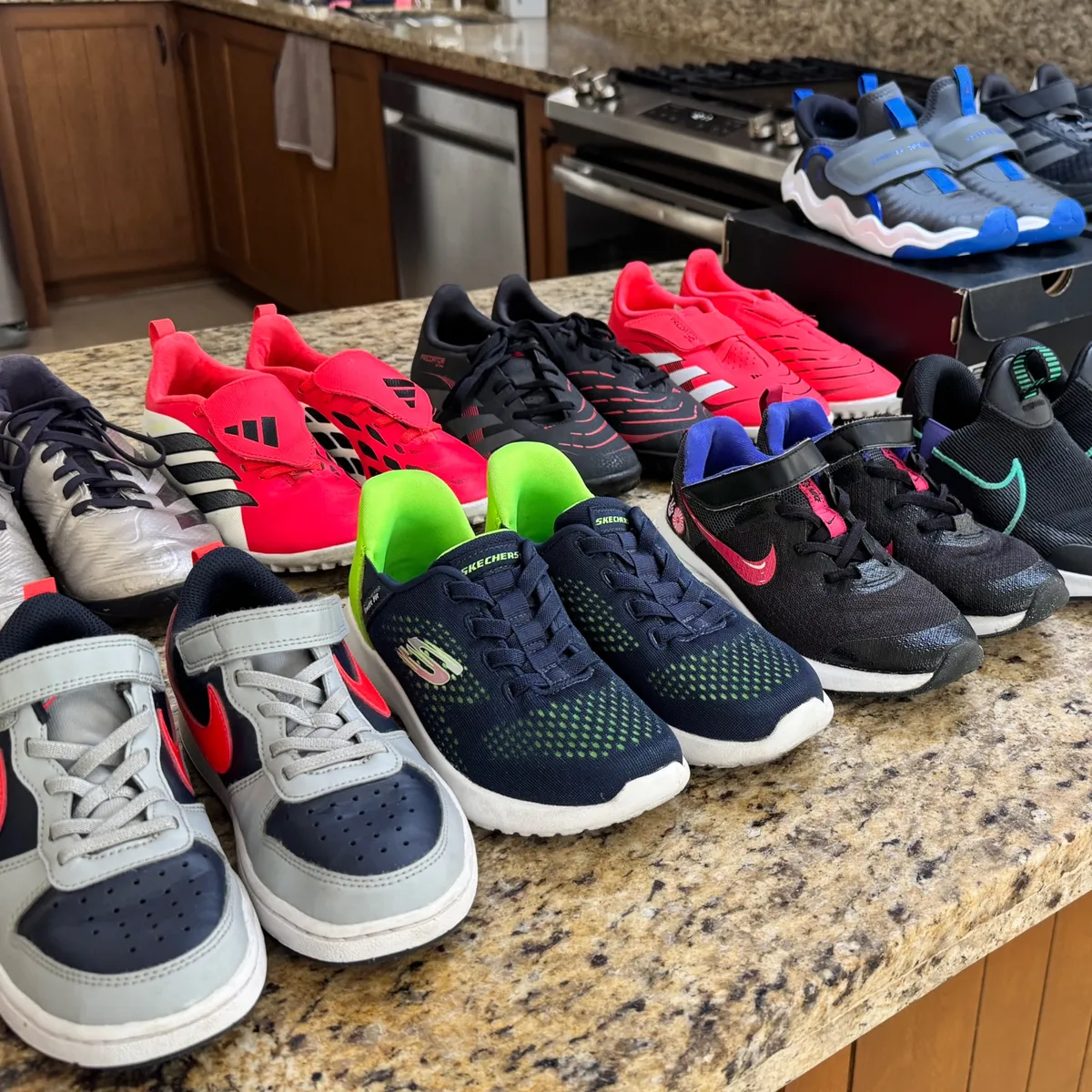 Tenis de Niño Seminuevos - Variedad de Marcas y Estilos 2