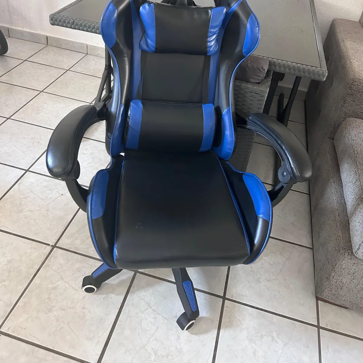 Silla Gamer Ergonómica Ajustable Azul y Negra 2